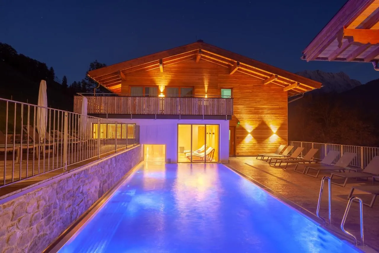 Hotel Hindenburglinde contacts